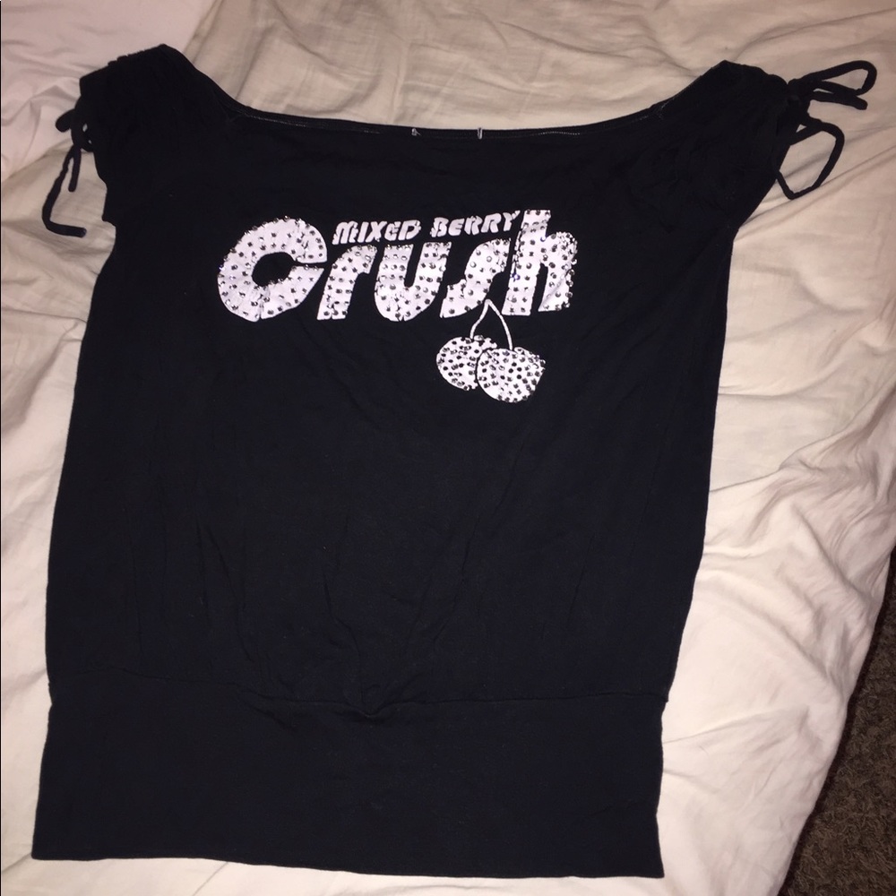 Black shirt. "Mixed berry crush"