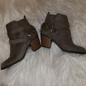 **MOVING SALE **Express Booties