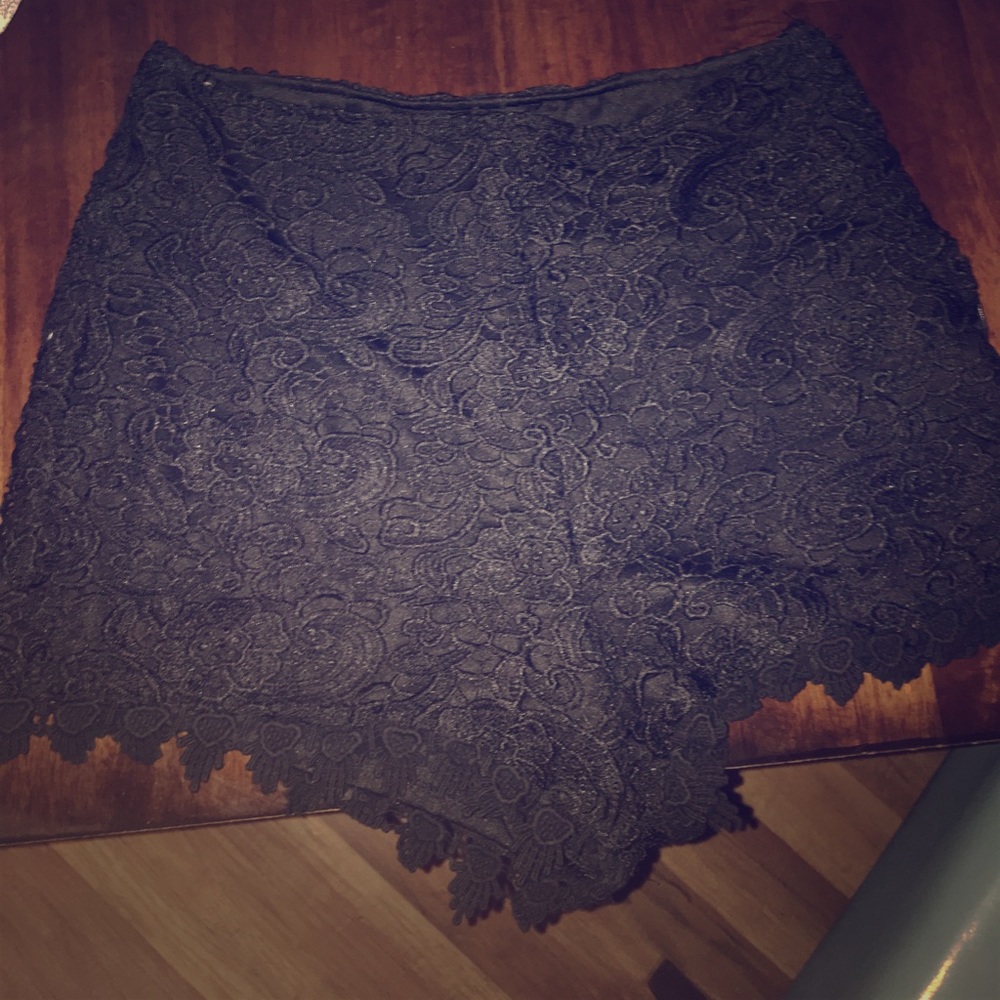 Black high wasted lace shorts
