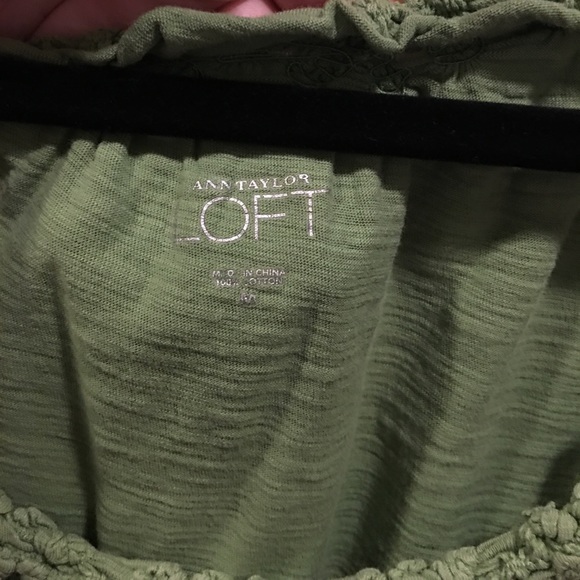 Ann Taylor loft tee - Picture 2 of 2
