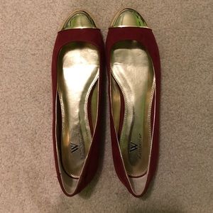Worthington Dressy flats with gold tip