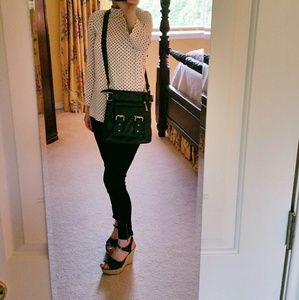 EUC BLACK VEGAN LEATHER CROSSBODY