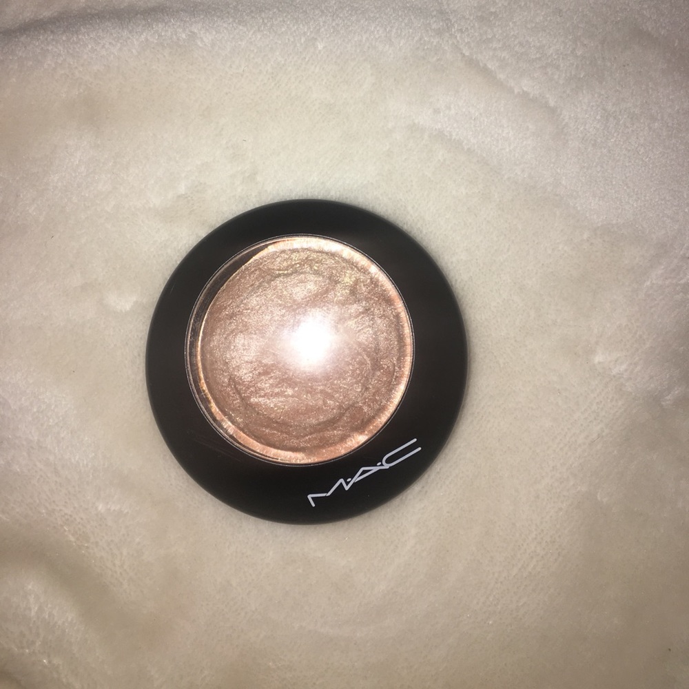 MAC soft & gentle highlighter