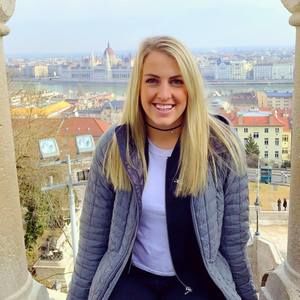 Meet your Posher, Jena