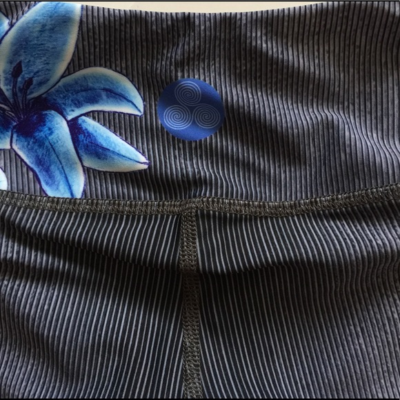 Luna Jai 'Parrot' Active Athletic Pants Sz XS - Picture 3 of 6