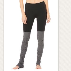 Alo yoga goddess legging in black & grey. Size XS