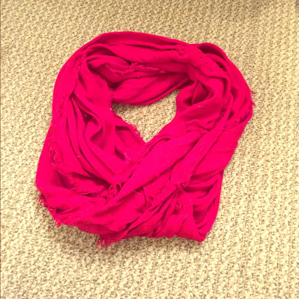 Red infinity scarf