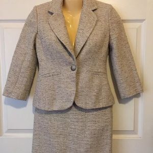 Ann Taylor gorgeous suit size 2 petite.