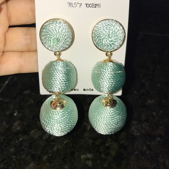 Silk Threaded Bon Bon crispin style earrings - Picture 3 of 5