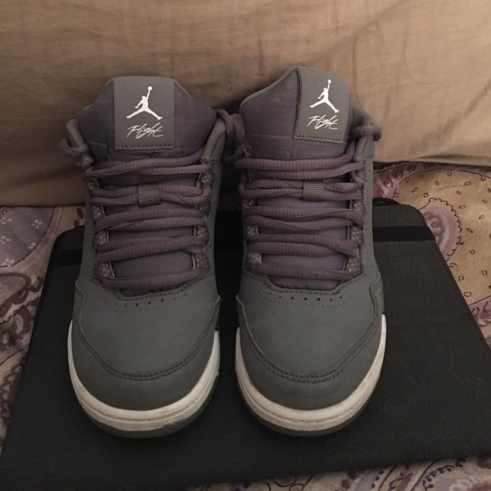 Nike gray flight. Kids Sz 12c