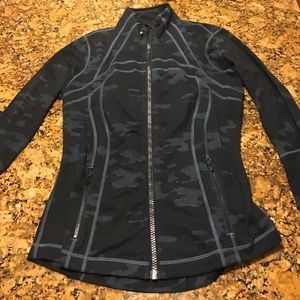 LULULEMON JACKET SIZE 10