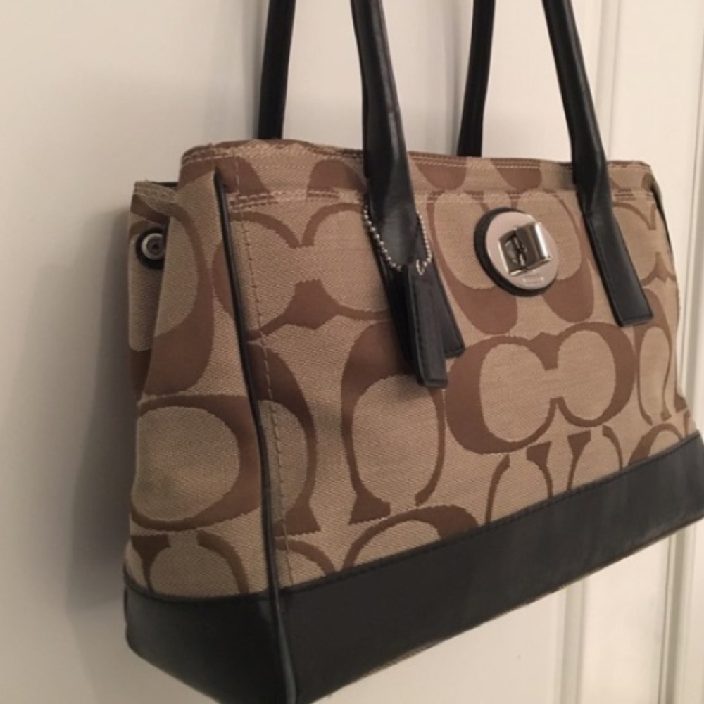 Coach purse - Picture 3 of 4