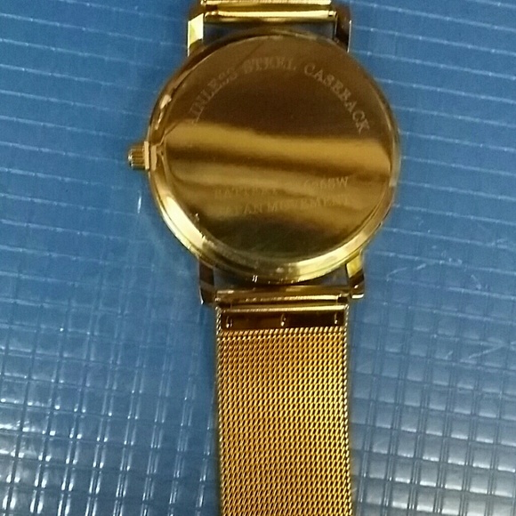 Gold Mesh Watch - Picture 4 of 4