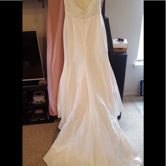 ..Mikaella.. Designer wedding/Prom dress - Picture 2 of 8