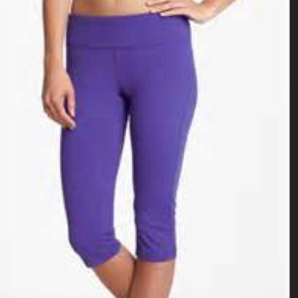Zella. Yoga Capri. Purple.