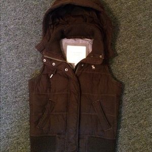 Abercrombie and Fitch Brown Down Vest Size Medium