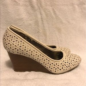 ⛄️Report Laser Cut Wedge⛄️