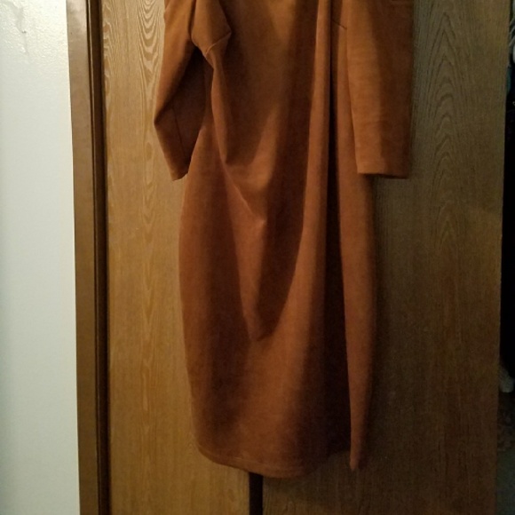 Dress - Picture 2 of 2