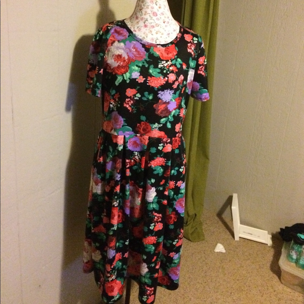 Floral LuLaRoe Amelia dress