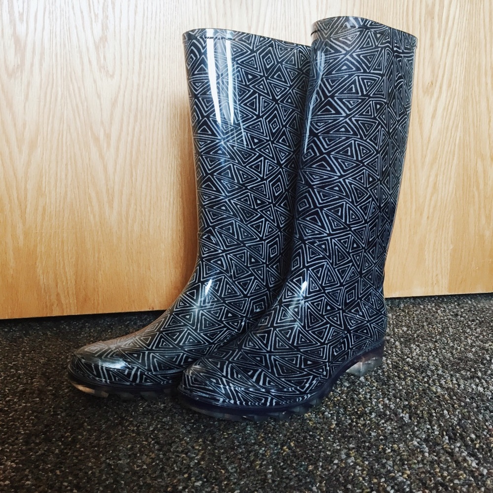 TOMS Patterned Rainboots