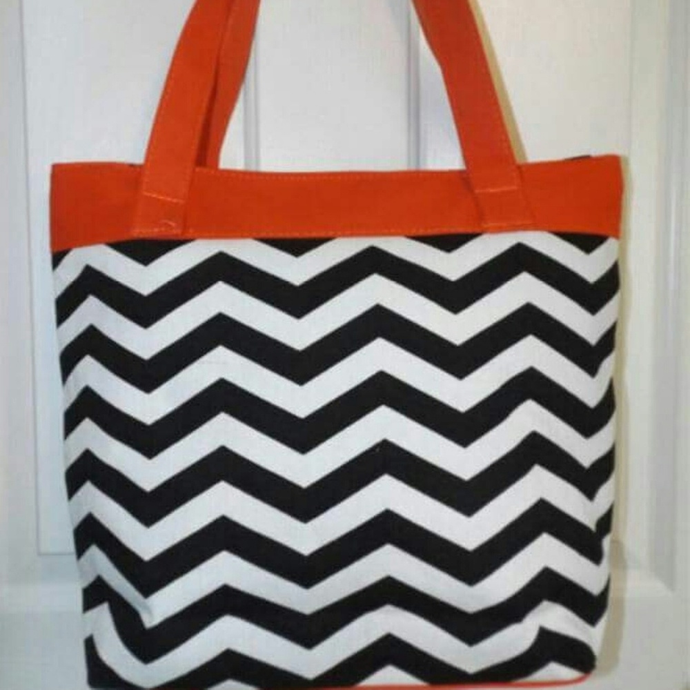 Chevron print bag