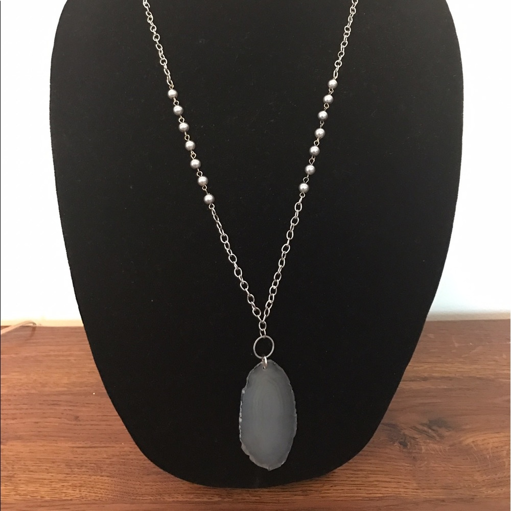 Handmade necklace with Agate stone and pearls