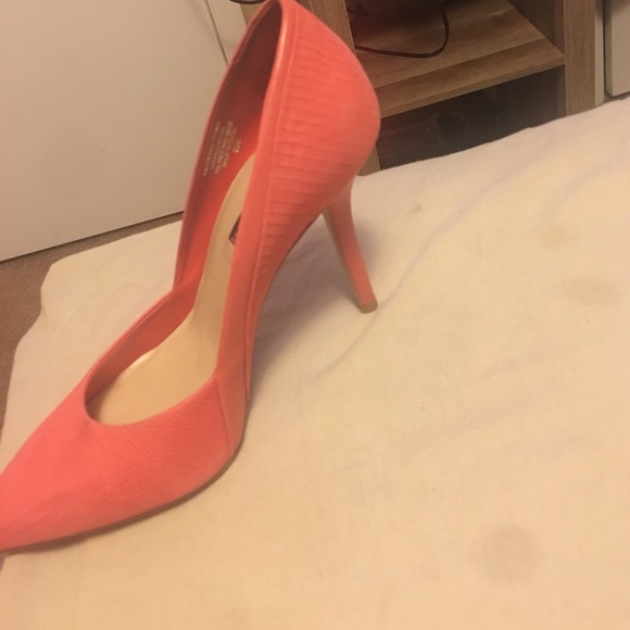 Pumps - Picture 2 of 3