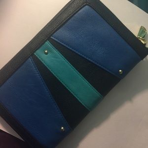 NWOT Steve Madden Blk Multicolor Wristlet Clutch