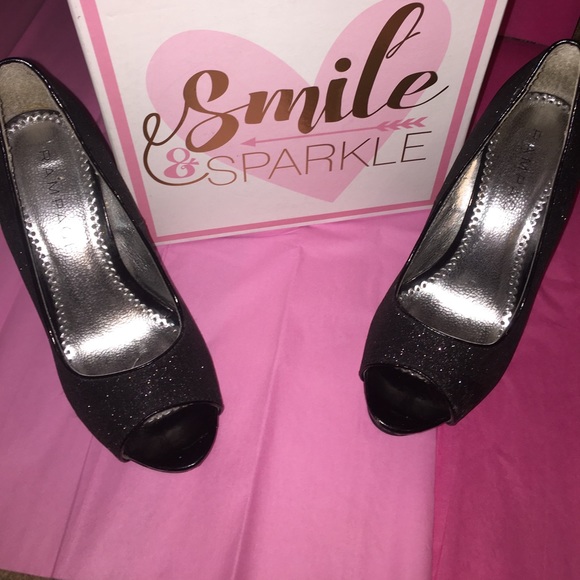 Rampage Heels, Size 7M - Picture 5 of 8