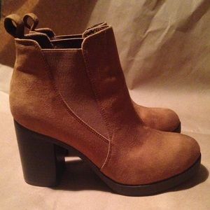 Light brown Ankle Boot Heels!