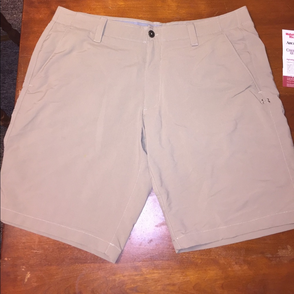 Men's. Under Armour. Dry Fit. Golf Shorts.