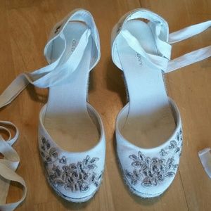 Old Navy White Ribbon Tie Espadrille Wedges