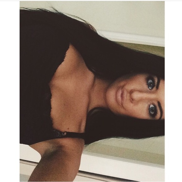 Meet your Posher, Nicole! - Picture 5 of 5