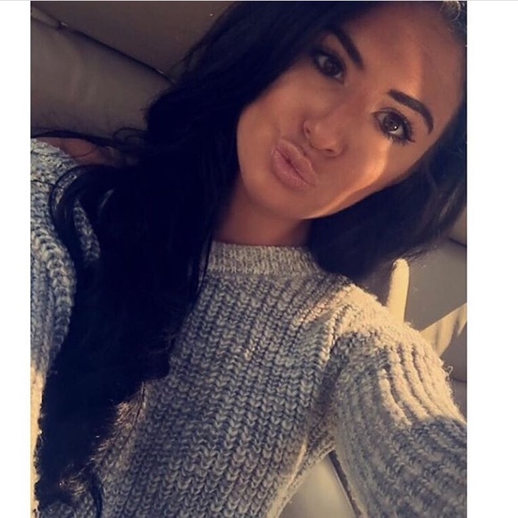 Meet your Posher, Nicole! - Picture 2 of 5