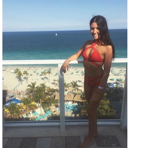 Meet your Posher, Nicole! - Picture 3 of 5