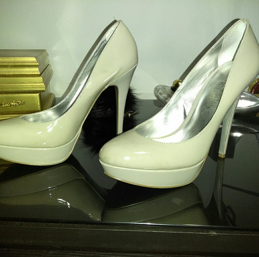 Shoes - Picture 4 of 4