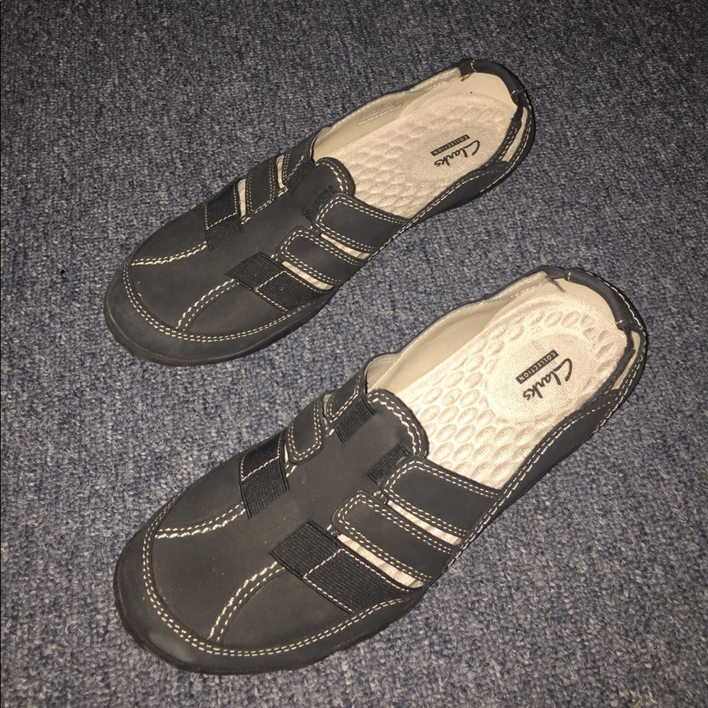 Clarks woman's light shoes