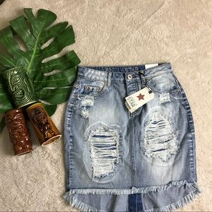 Vanilla Star distressed denim skirt. Size 5/6