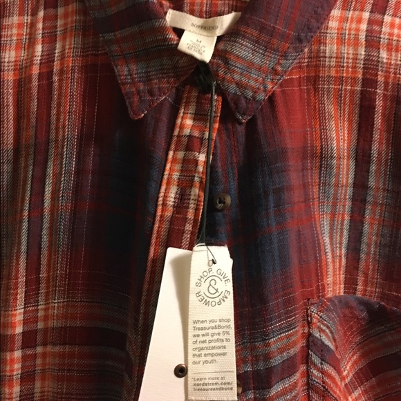 Plaid sleeveless button down - Picture 2 of 2