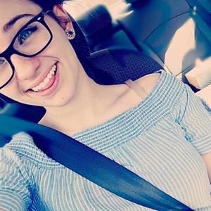 Meet your Posher, Chloe