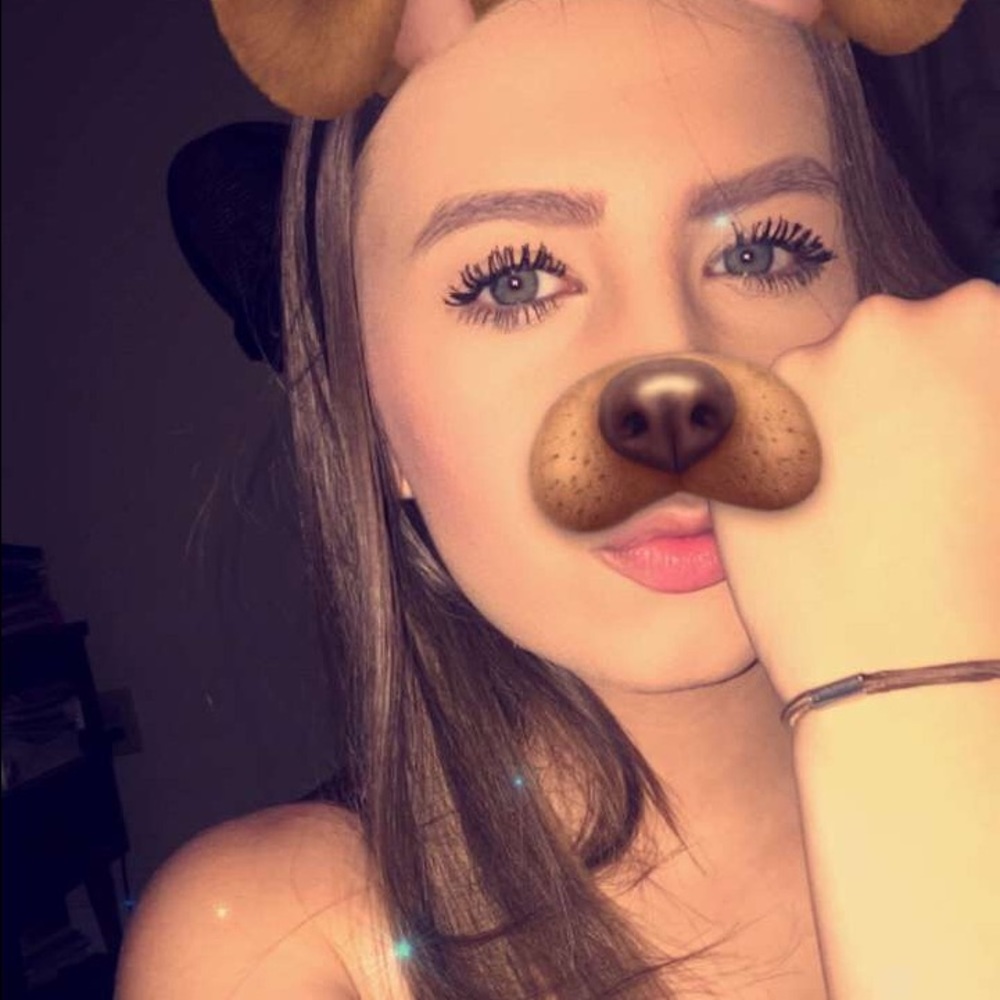 Meet your Posher, Kaitlynn