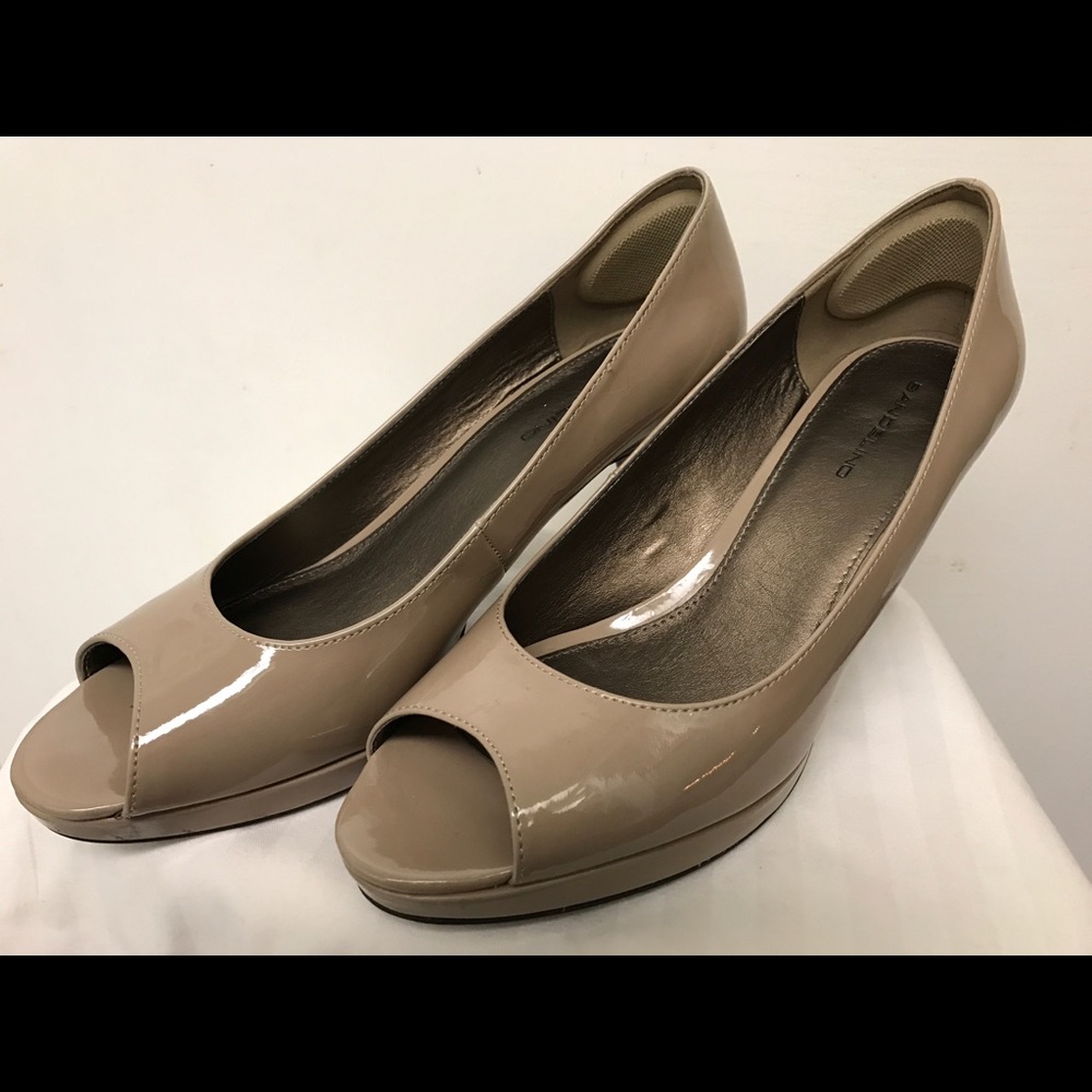 Bandolino Classic Peeptoe shoes