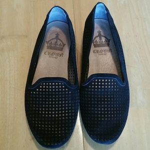 Crown Vintage Pepper Loafers in Black