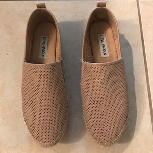 Steve Madden tan perforated espadrilles