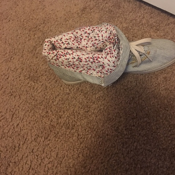 Shoes - Picture 3 of 3