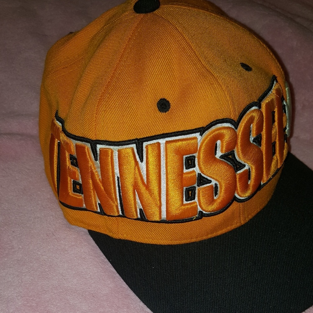 TN Vols snap back