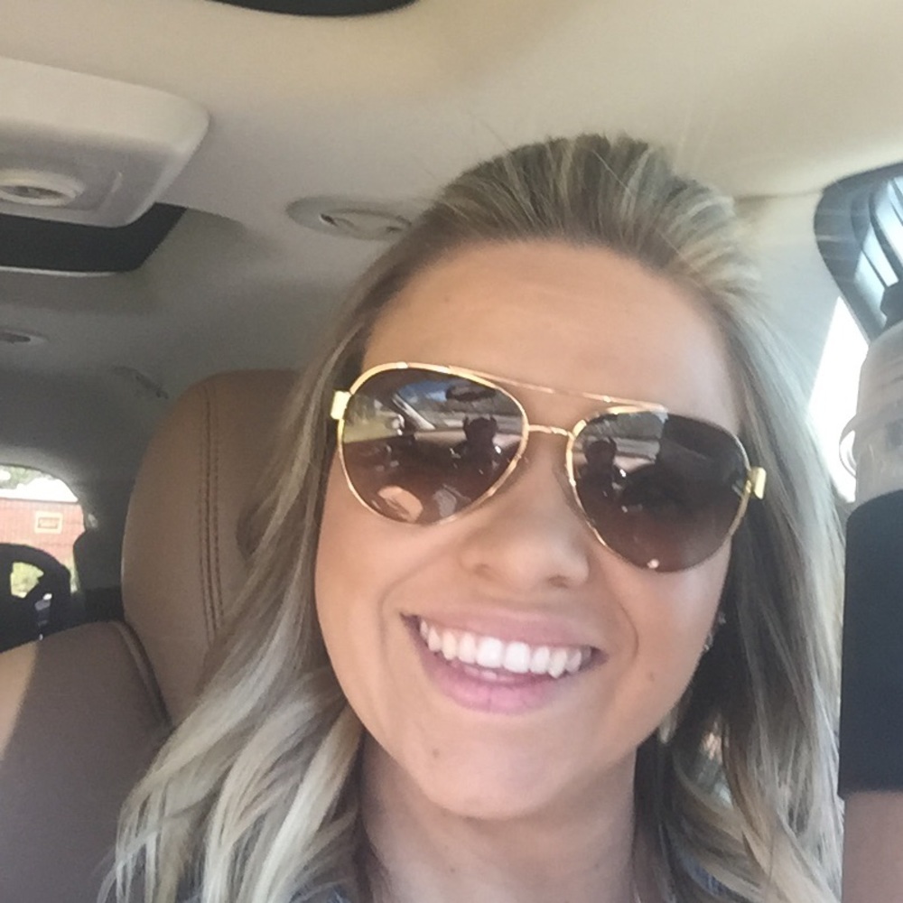 Meet your Posher, Kelly