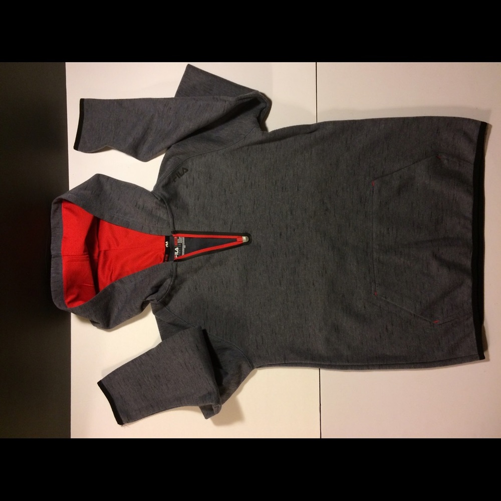 One pieces top with hoody and paints