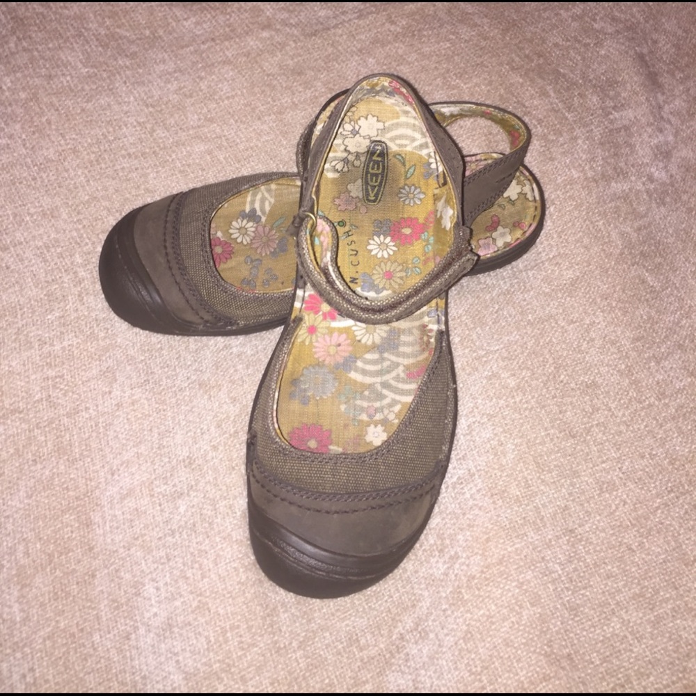 Keen MaryJane shoes in olive green