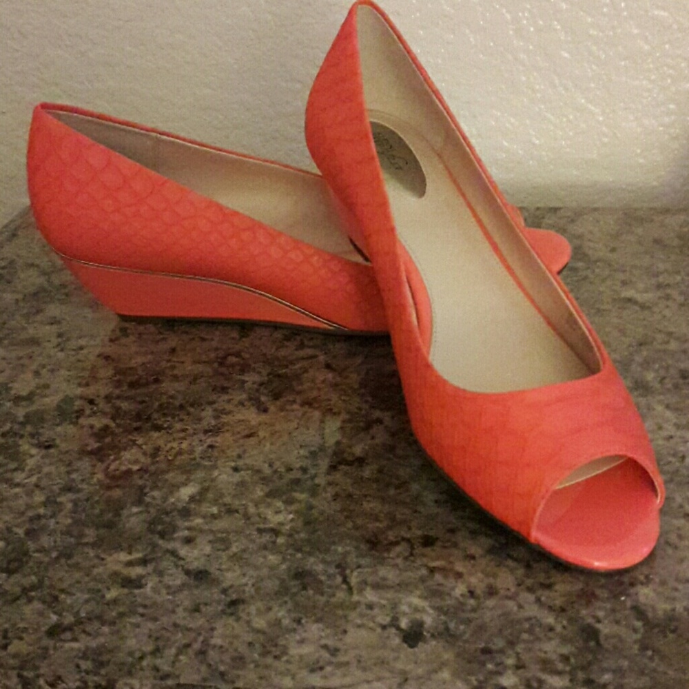 Salmon snake design shoes